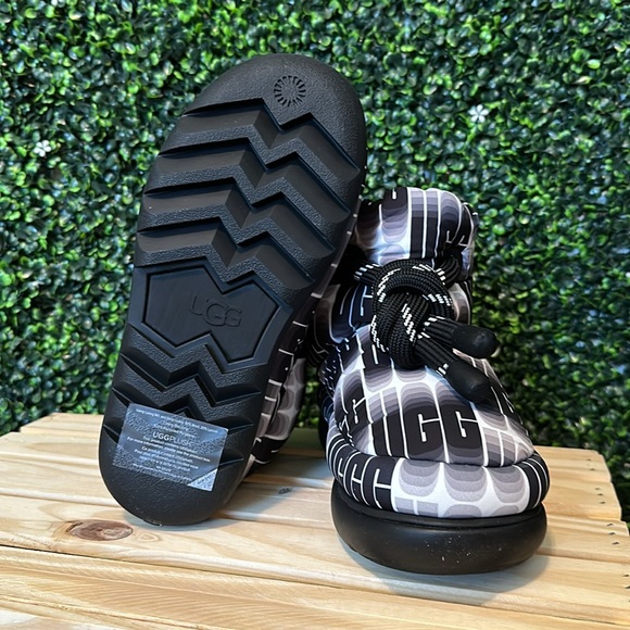 UGG Puffy Short Booties - Picture 6 of 6